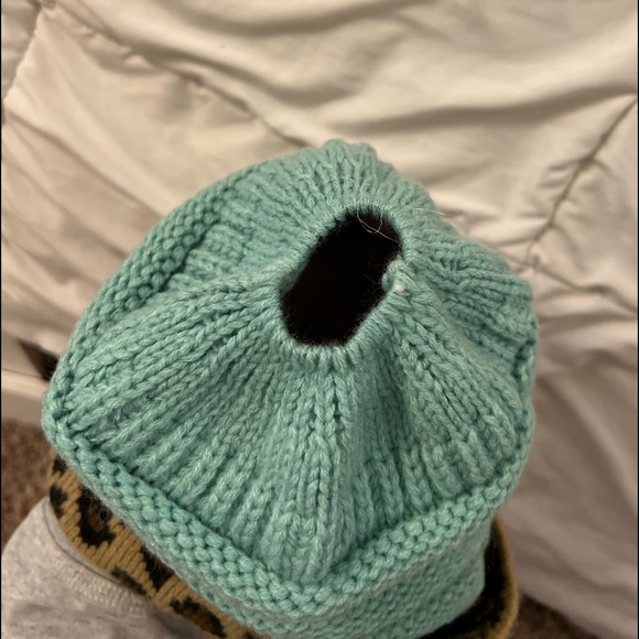 Hat - Picture 1 of 2